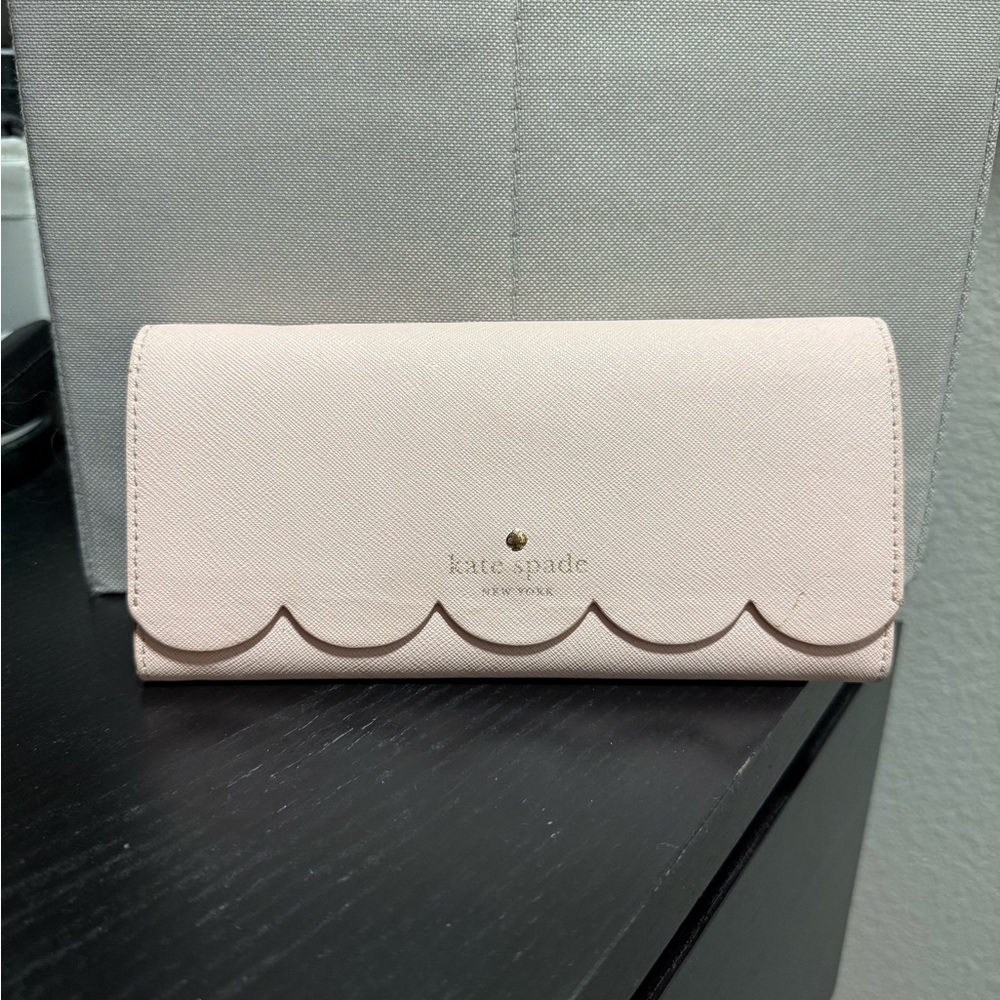 Kate Spade Gemma Crossbody Scalloped Wallet